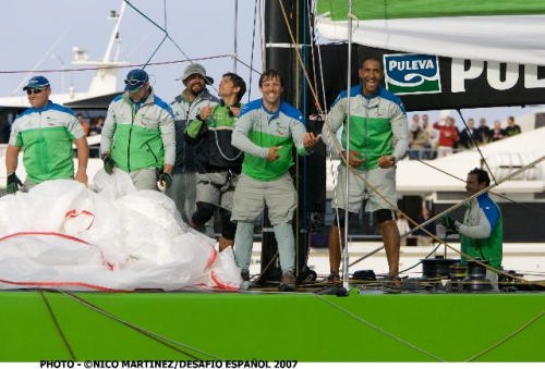 A happy team on Desafio Espanol 2007, after winning two flights on Day 4 - Louis Vuitton Cup. &copy; Desafio Espanol 2007 Photo http://www.desafioespanol2007.com